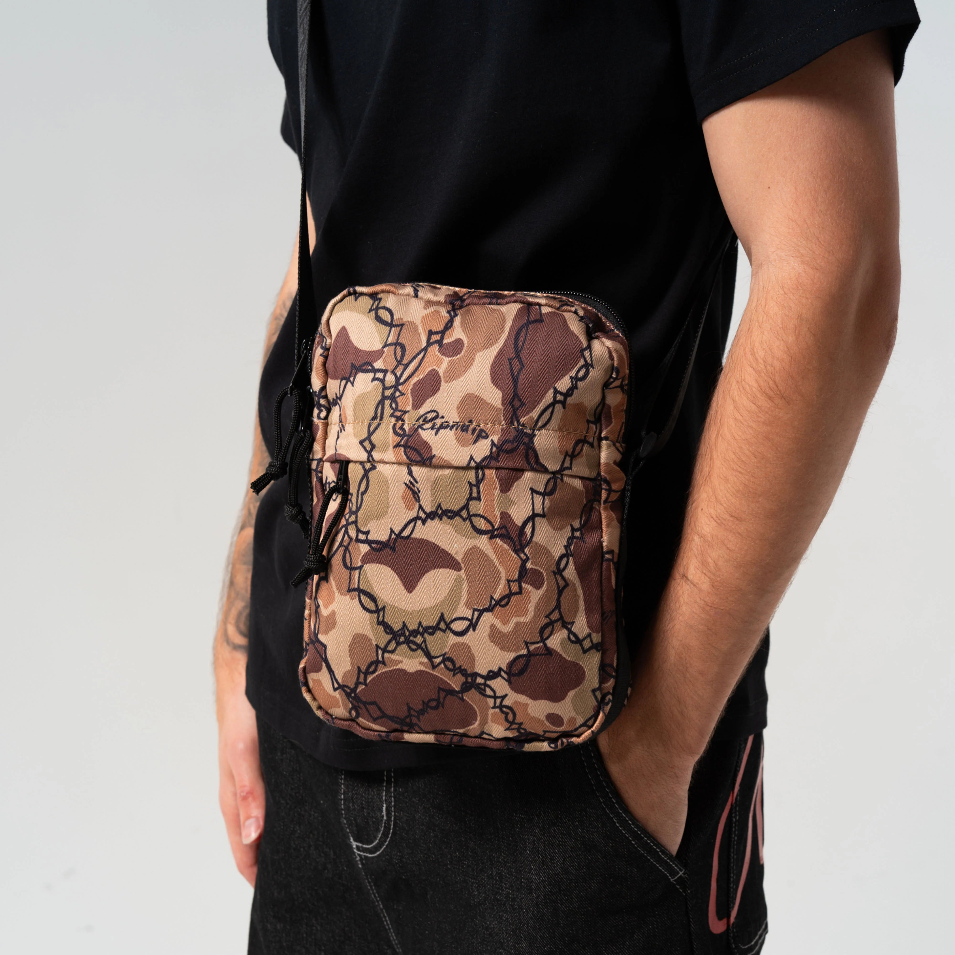 WIRED CROSS BODY BAG ( TAN CAMO )