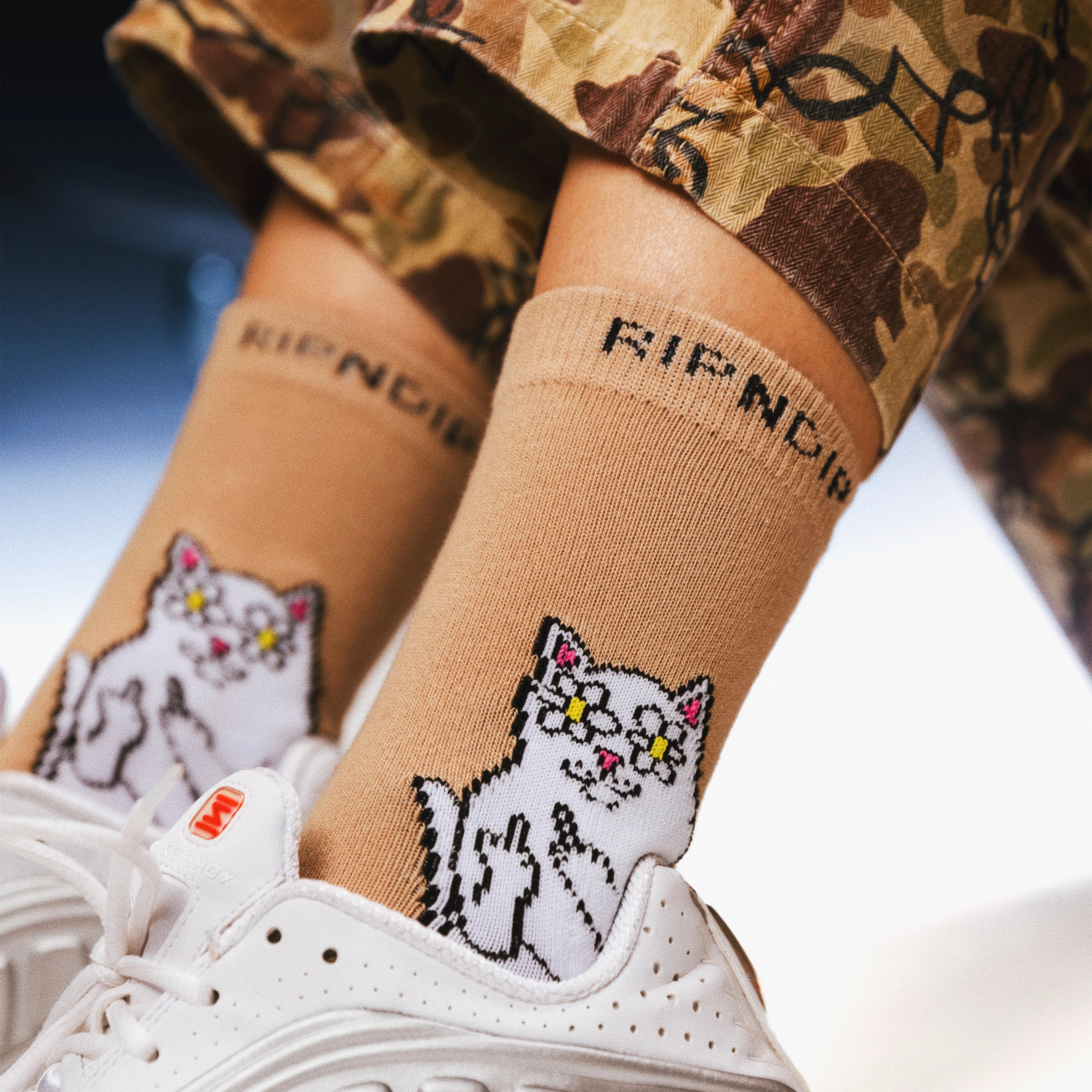 LORD NERMAL BLOSSOM MID SOCKS ( ALMOND )